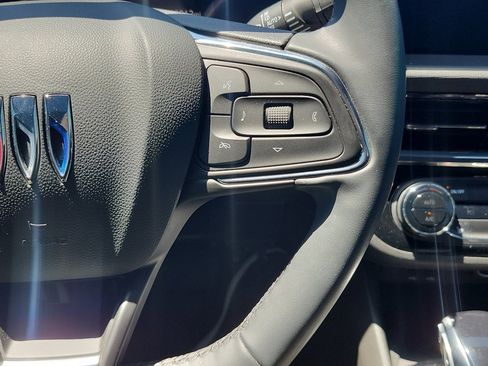 Used 2025 Buick Envista Sport Touring w/ Convenience I Package FWD image 21