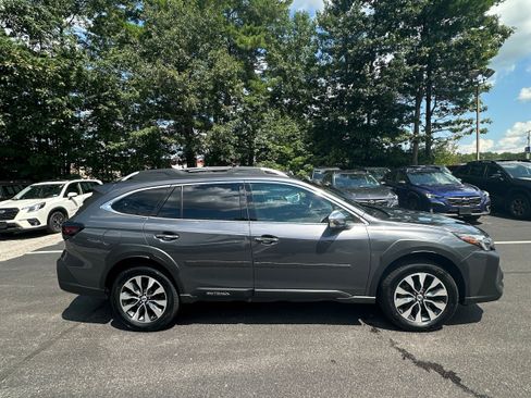Used 2025 Subaru Outback Touring XT AWD/4WD image 4