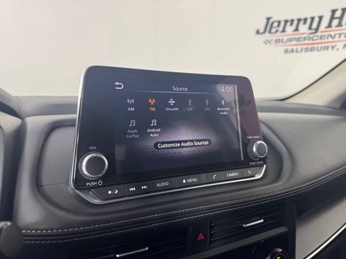 Used 2024 Nissan Rogue SV FWD image 20