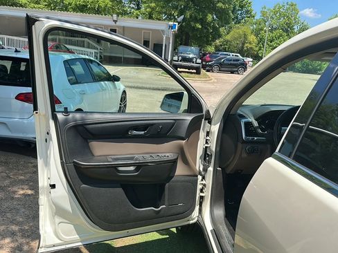 Used 2014 GMC Acadia SLT AWD/4WD image 15
