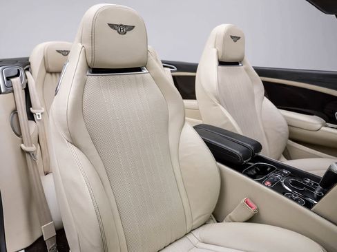Used 2018 Bentley Continental GT image 14