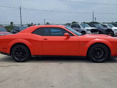 Used 2021 Dodge Challenger R/T Scat Pack RWD image 9