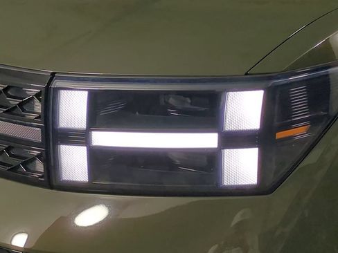 Used 2025 Hyundai Santa Fe Calligraphy FWD image 10