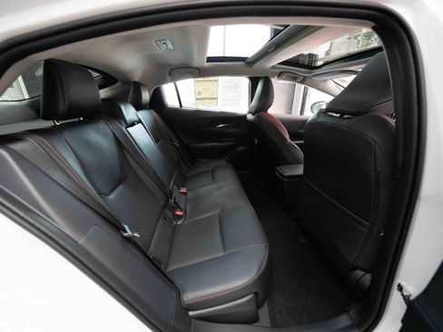 Used 2026 Toyota Prius Plug-In Hybrid w/ Limited Premium Package image 24