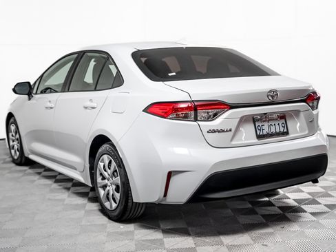 Used 2023 Toyota Corolla LE FWD image 2