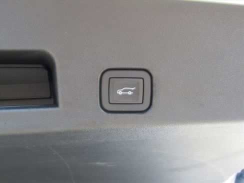 Used 2025 GMC Acadia Elevation image 33