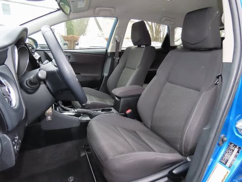 Used 2017 Toyota Corolla iM image 12