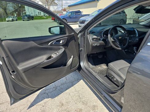 Used 2016 Chevrolet Malibu LT image 14