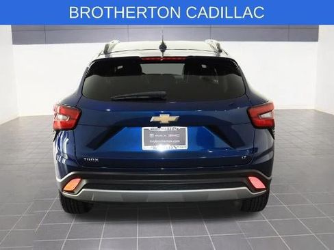 Used 2024 Chevrolet Trax LT w/ Driver Confidence Package FWD image 4