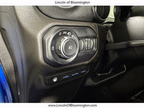 Used 2022 Jeep Wrangler Unlimited Sahara w/ Cold Weather Group image 24