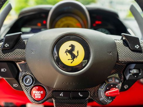 Used 2019 Ferrari 812 Superfast image 21