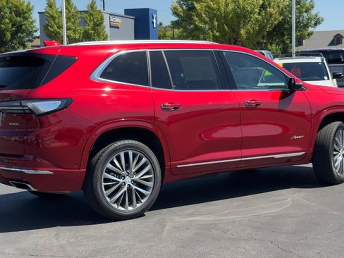 Used 2025 Buick Enclave Avenir w/ Super Cruise Package AWD/4WD image 4