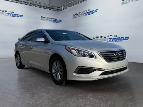 Used 2016 Hyundai Sonata SE image 3