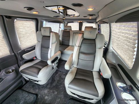 Used 2024 Chevrolet Express 2500 w/ Driver Convenience Package RWD image 3
