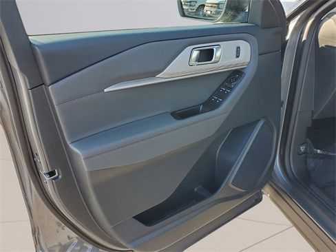 New 2025 Ford Explorer Active w/ Active Comfort Package image 12