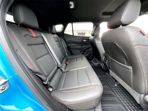 Used 2025 Chevrolet Trax RS w/ Sunroof Package image 15