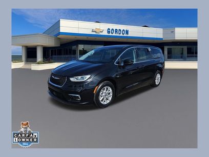 Used 2023 Chrysler Pacifica Touring-L