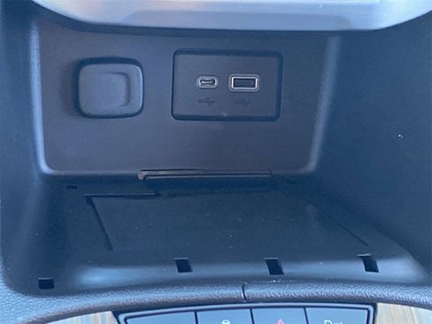 Used 2021 GMC Acadia SLE w/ Driver Convenience Package image 25