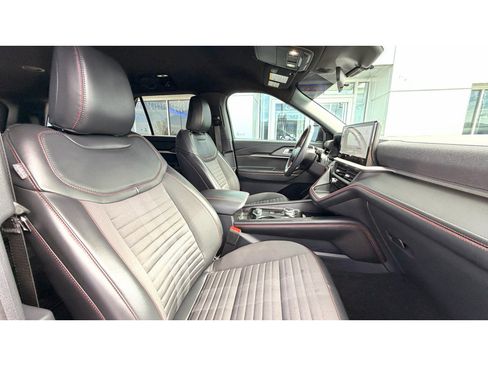 Used 2025 Ford Explorer ST-Line AWD/4WD image 10