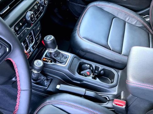 Used 2024 Jeep Gladiator Rubicon AWD/4WD image 15