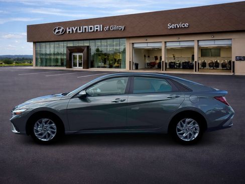 New 2026 Hyundai Elantra Hybrid FWD image 3