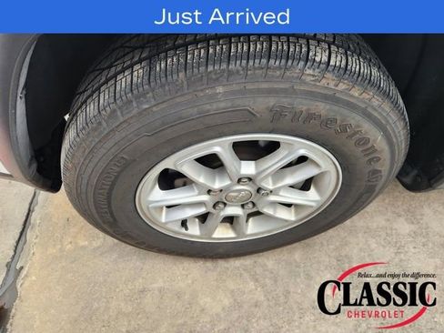 Used 2019 Jeep Grand Cherokee Laredo image 15