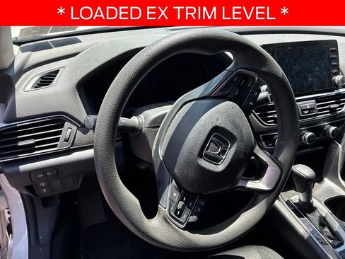 Used 2018 Honda Accord EX image 9