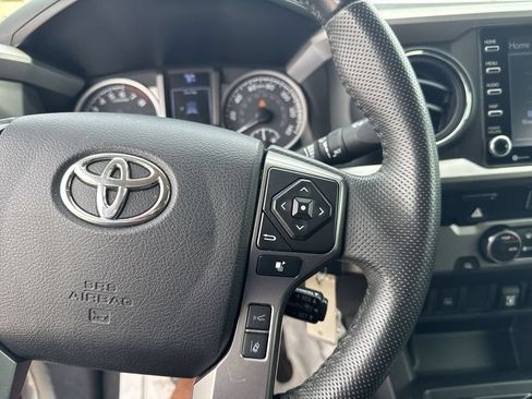 Used 2022 Toyota Tacoma SR5 w/ Technology Package RWD image 18