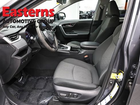 Used 2021 Toyota RAV4 XLE AWD/4WD image 14