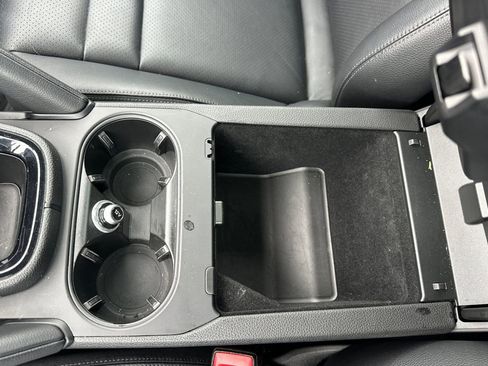 Used 2024 Porsche Cayenne image 32