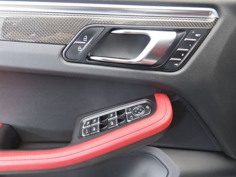 Used 2022 Porsche Macan GTS image 24