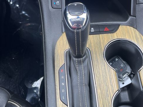 Used 2019 GMC Acadia Denali FWD image 21