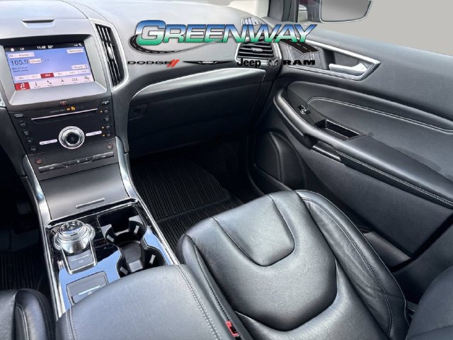 Used 2019 Ford Edge Titanium FWD image 18