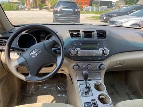 Used 2010 Toyota Highlander 4WD image 6
