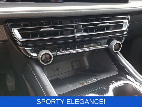 Used 2024 Chevrolet Traverse LT FWD image 18