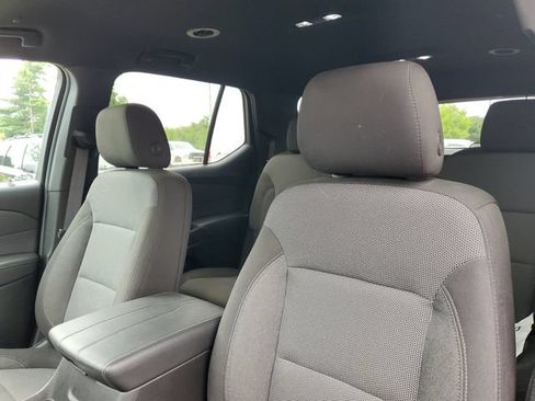 Used 2023 Chevrolet Traverse LT AWD/4WD image 16