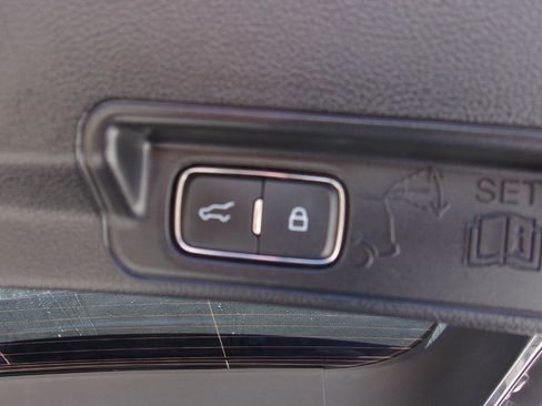 Used 2025 Ford Explorer ST image 9