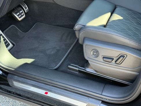 Used 2025 Audi SQ5 Prestige AWD/4WD image 25
