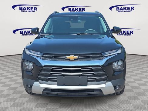 Used 2023 Chevrolet TrailBlazer LT FWD image 2