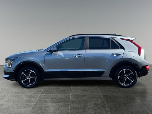 Used 2024 Kia Niro FWD image 4