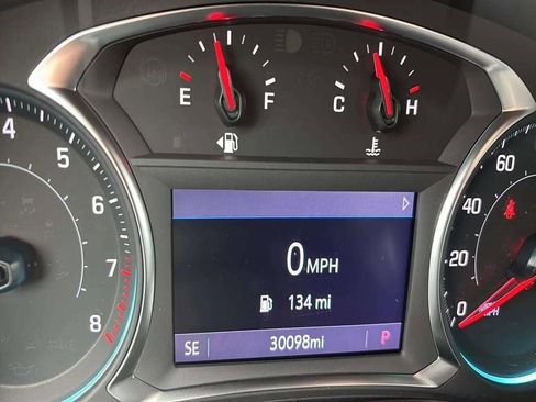 Used 2023 Chevrolet Traverse LT image 15