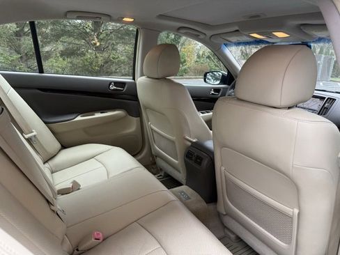 Used 2011 INFINITI G37 x w/ Premium Pkg image 30