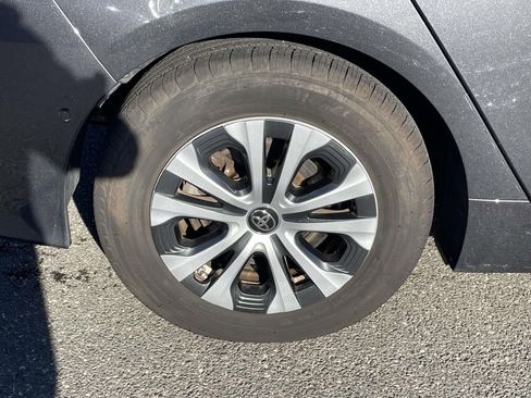 Used 2020 Toyota Prius Prime Limited image 9