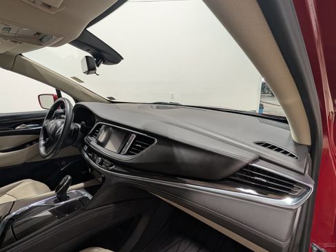 Used 2019 Buick Enclave Premium AWD/4WD image 20