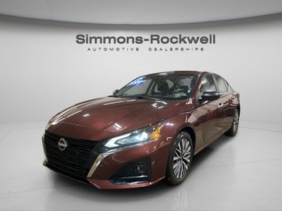Used 2025 Nissan Altima 2.5 SV