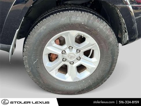 Used 2018 Toyota 4Runner SR5 image 10