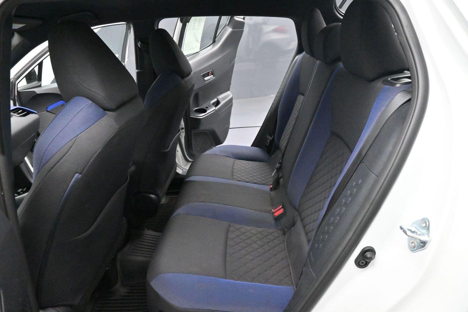 Used 2022 Toyota C-HR XLE FWD image 25