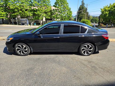 Used 2016 Honda Accord EX image 2