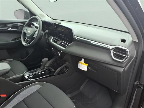 New 2026 Chevrolet TrailBlazer LT w/ Driver Confidence Package FWD image 21