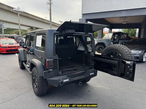 Used 2018 Jeep Wrangler Unlimited Sport AWD/4WD image 28